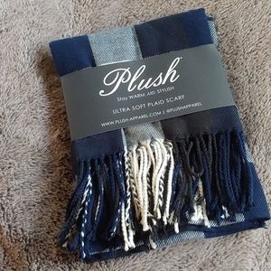 3/$20 BNWT Plush Ultra Soft Plaid Scarf